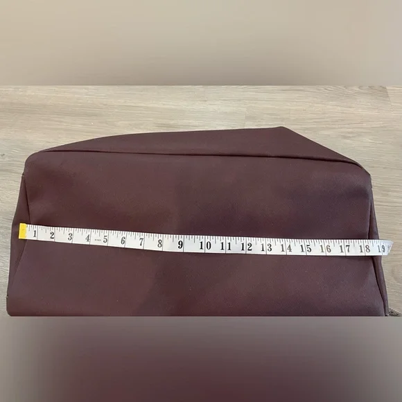 LULULEMON Wine Burgundy Duffle Gym Tote Bag. - Picture 10 of 15